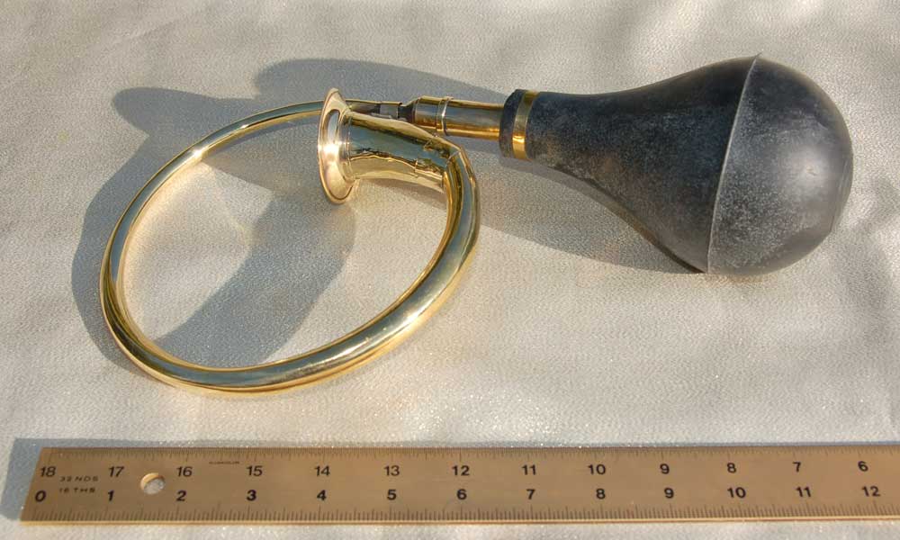12inch-large-loop-squeeze-horn