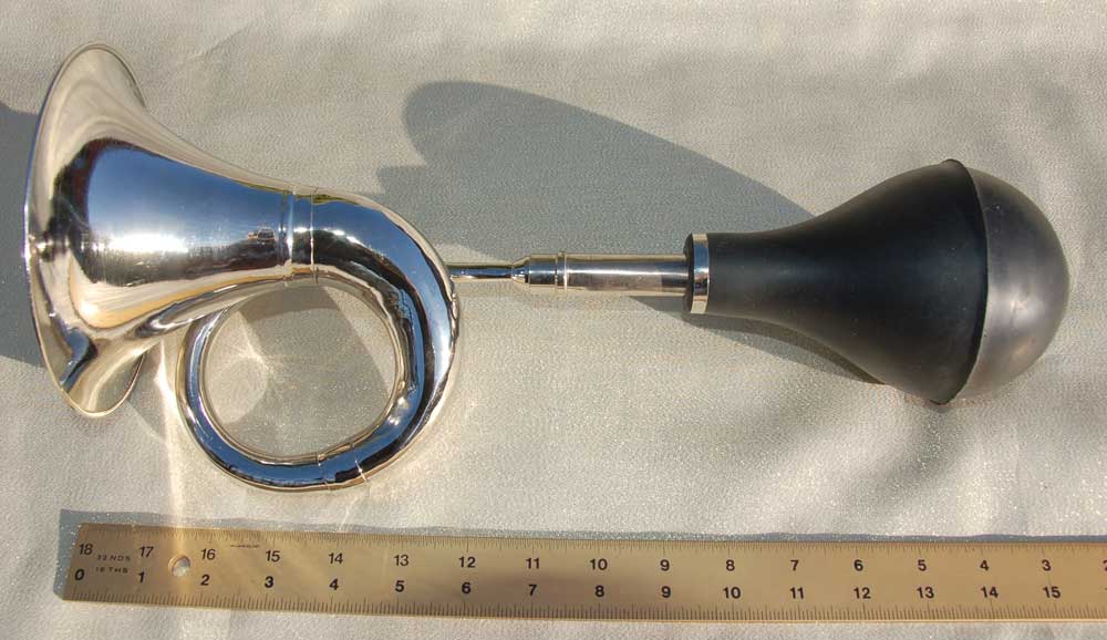 16inch-nickel-plated-loop-squeeze-horn